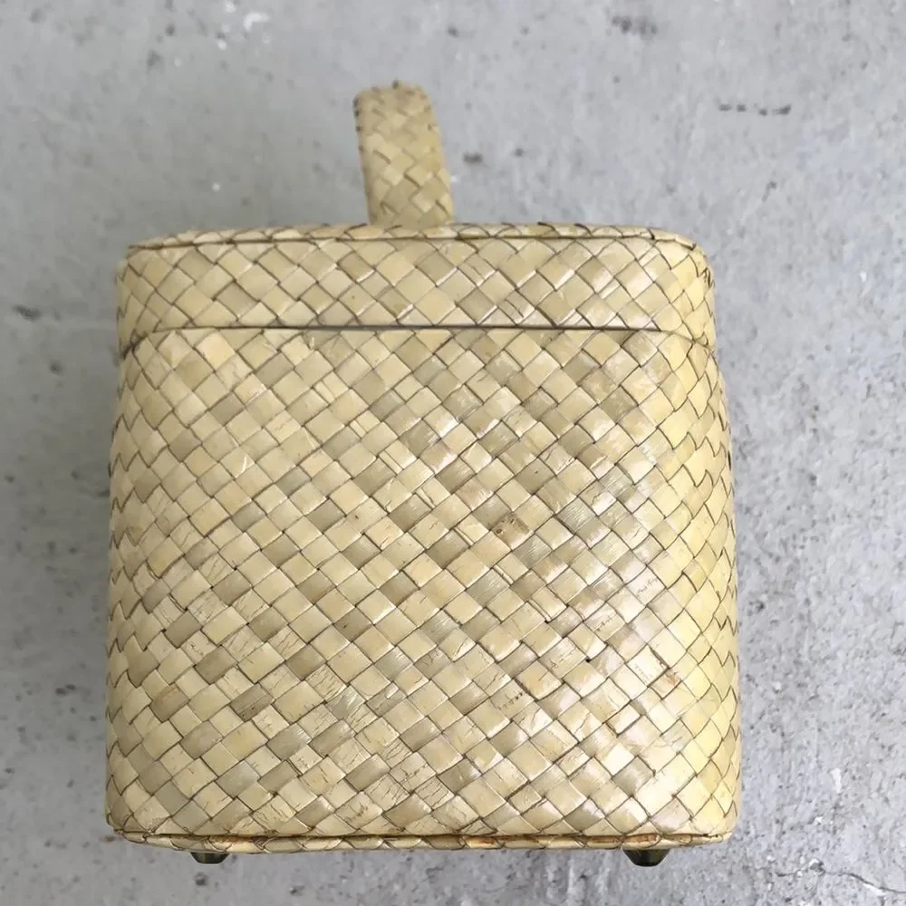 1960s woven bag  - Picture 3 of 9